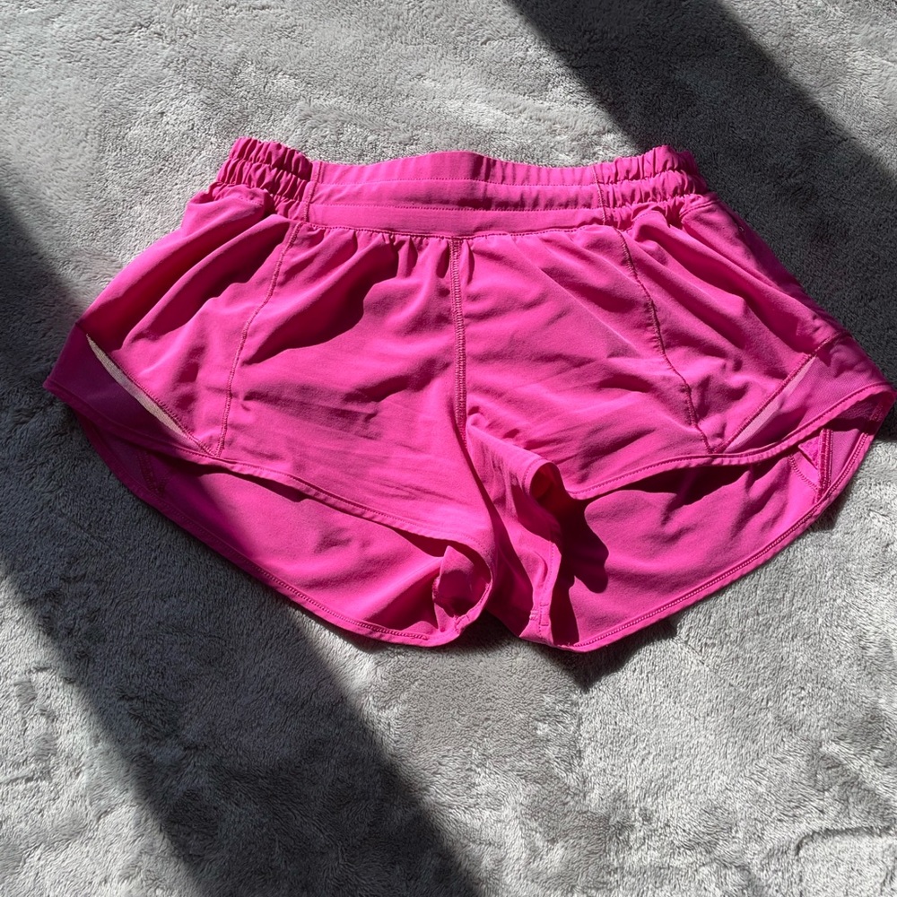 Sonic Pink Lululemon Hotty Hot Shorts 2.5” Size 8